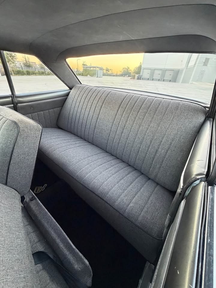 Rear bench seat